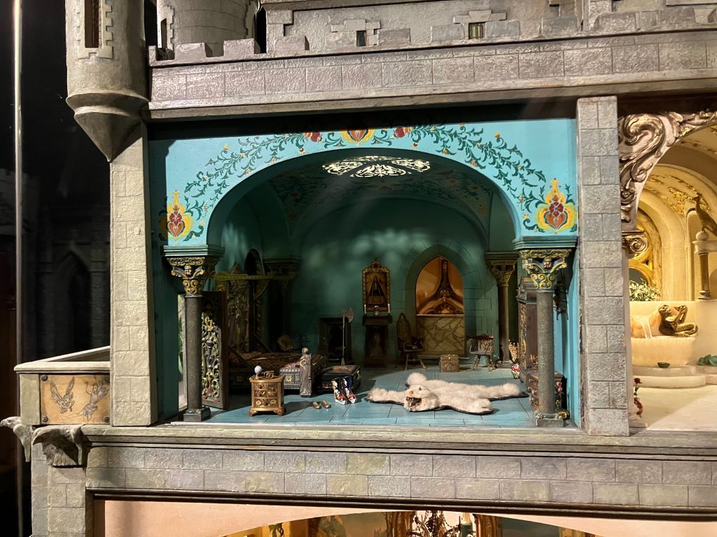 Blue and gold room with an arched ceiling in the Fairy Castle